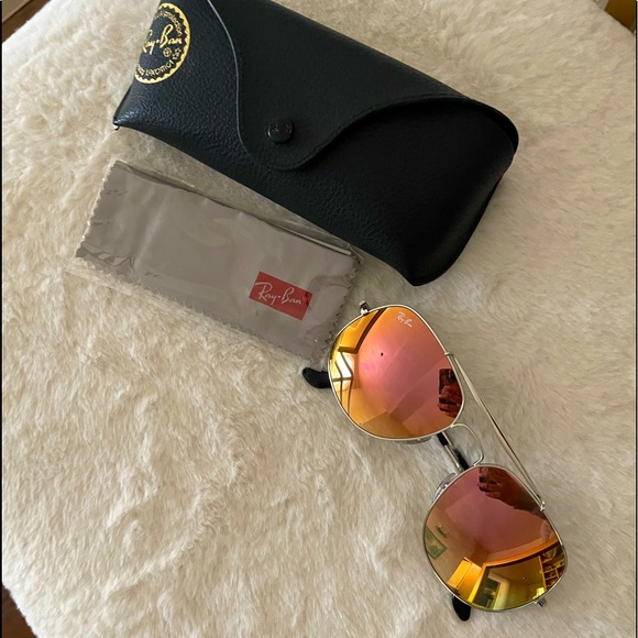 Worn few times, RAYBAN sunglasses beautiful colors. Gradient colors - Picture 1 of 3